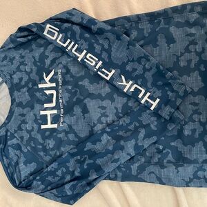 Boys Huk Performance Fishing Blue Camo Shirt-Like New
